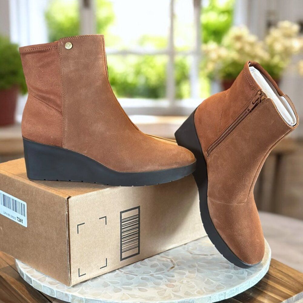 Vionic Skylar Orthotic Wedge Ankle Boots 7 WIDE Cognac Suede Comfort Zip Booties